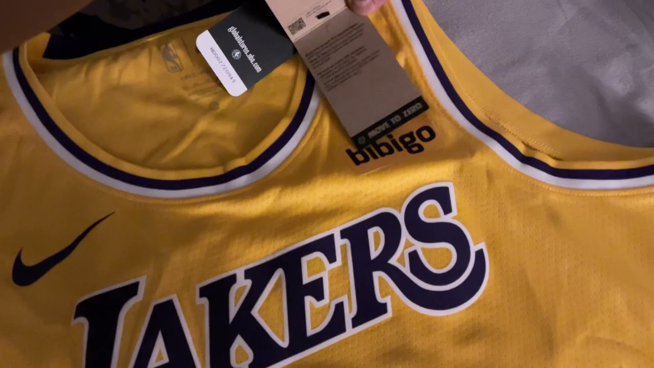 Los Angeles Lakers D’Angelo Russell Swingman Jersey Review